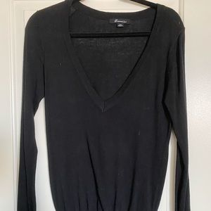 Black v neck long sleeve forever 21 sweater